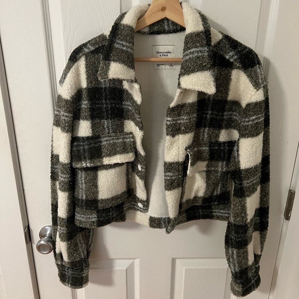 Abercrombie Plaid Fleece/Teddy Cropped Jacket - S